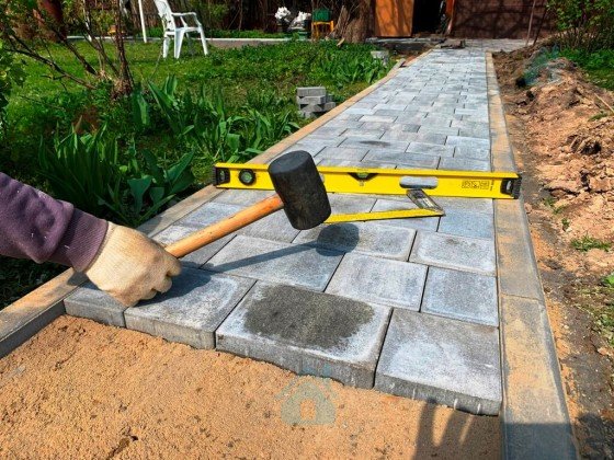 Укладка тротуарной плитки от компании MEMILIT S.R.L. в Кишиневе и в Молдове